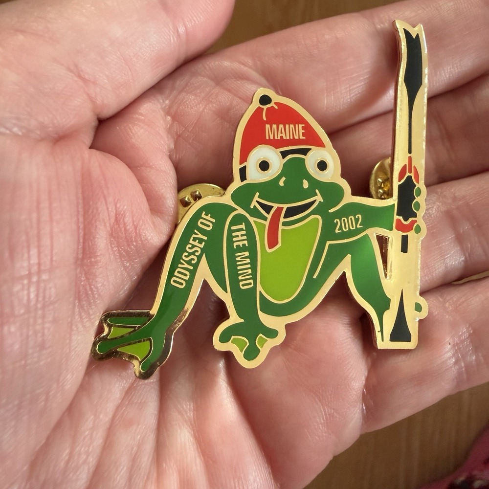 Rare! Vintage Frog Pin Odyssey of the Mind Skiing Gold Enamel Maine OOTM Green